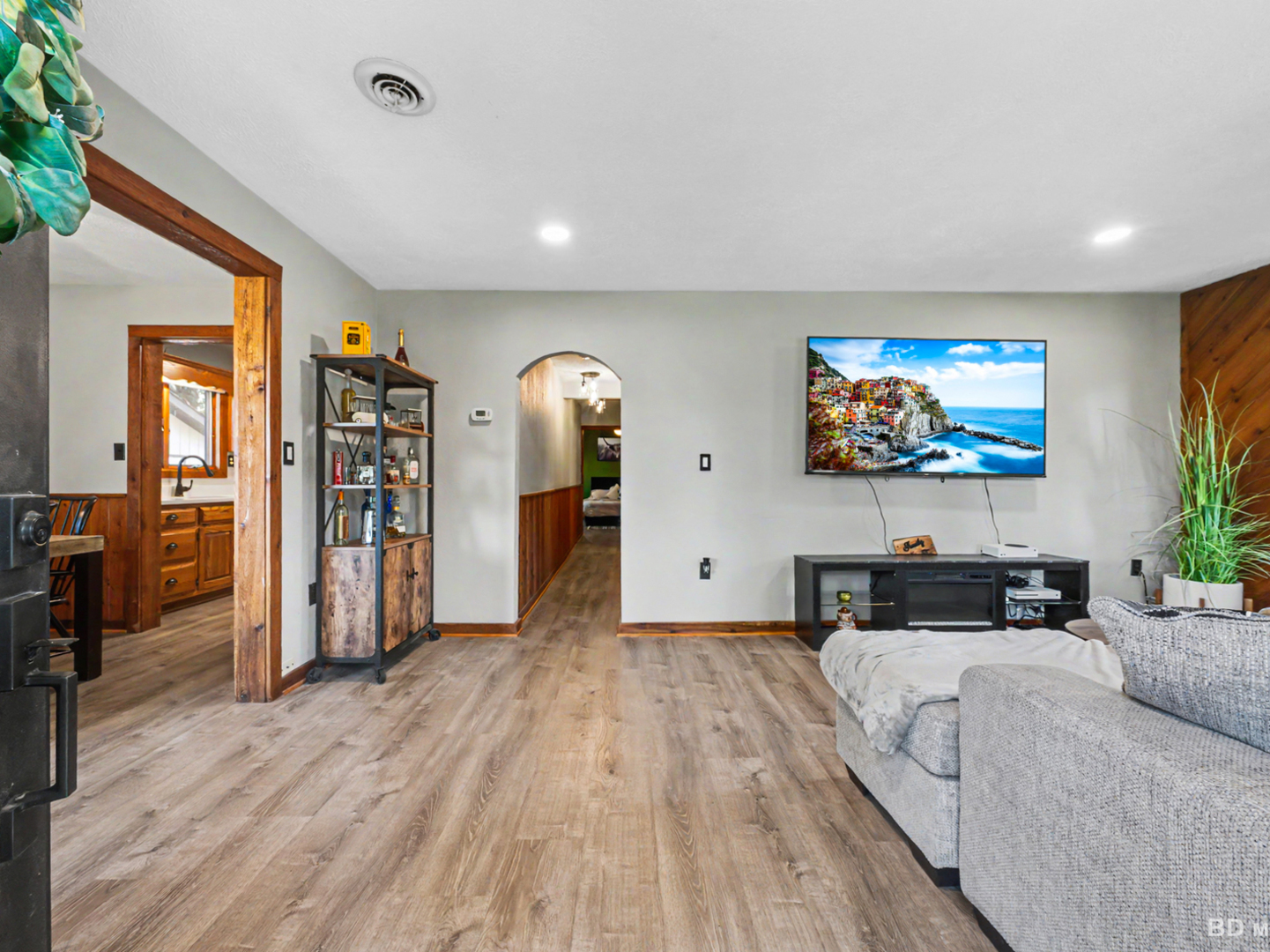 23144 W Oak Street Property Photo 6