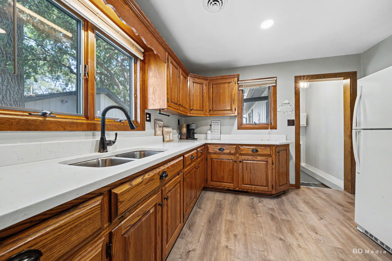 23144 W Oak Street Property Photo 10