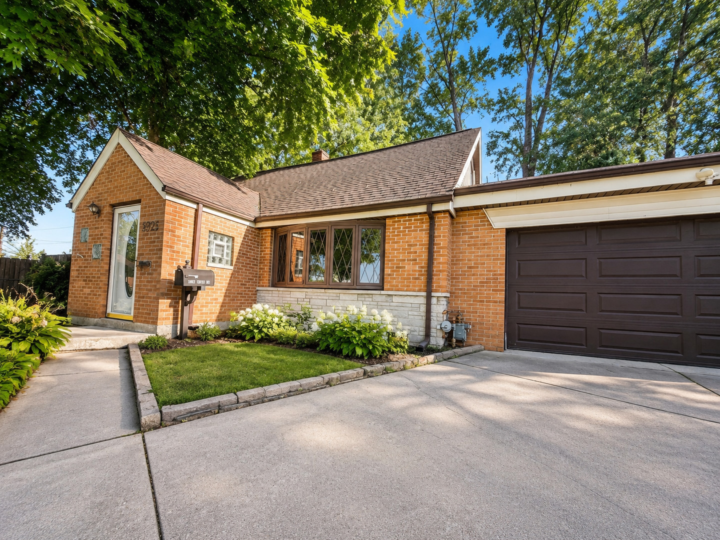 6925 Elder Court Property Photo 1