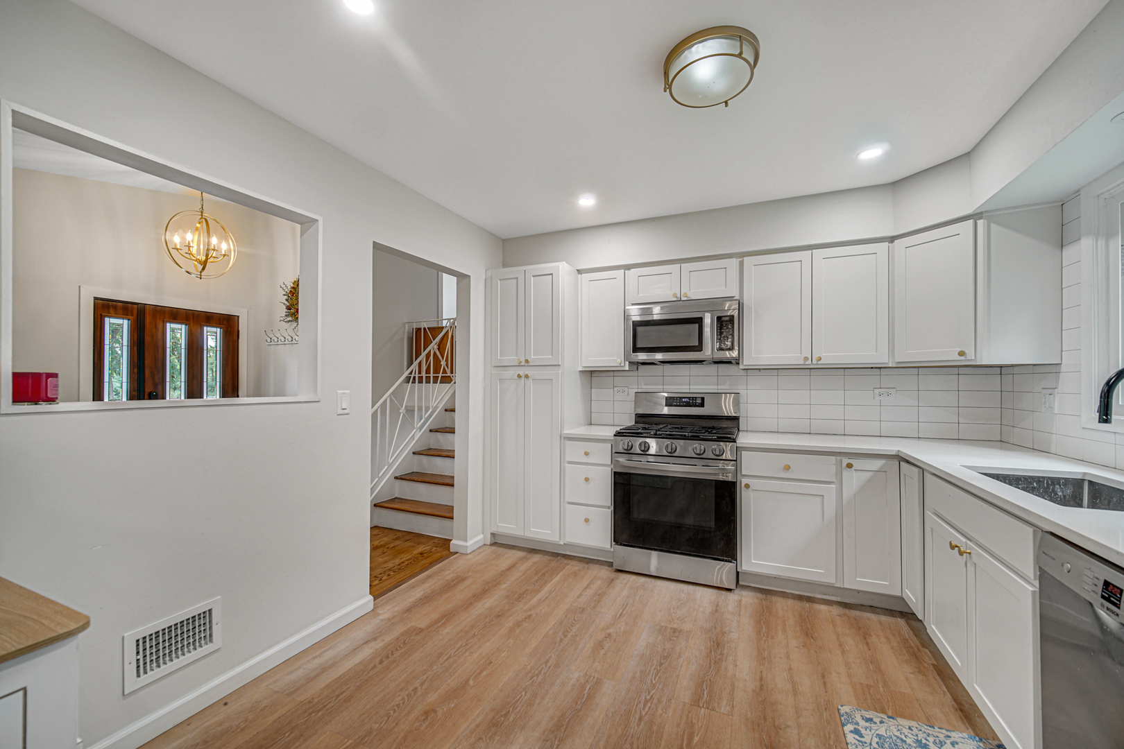961 N Midlothian Road Property Photo 9