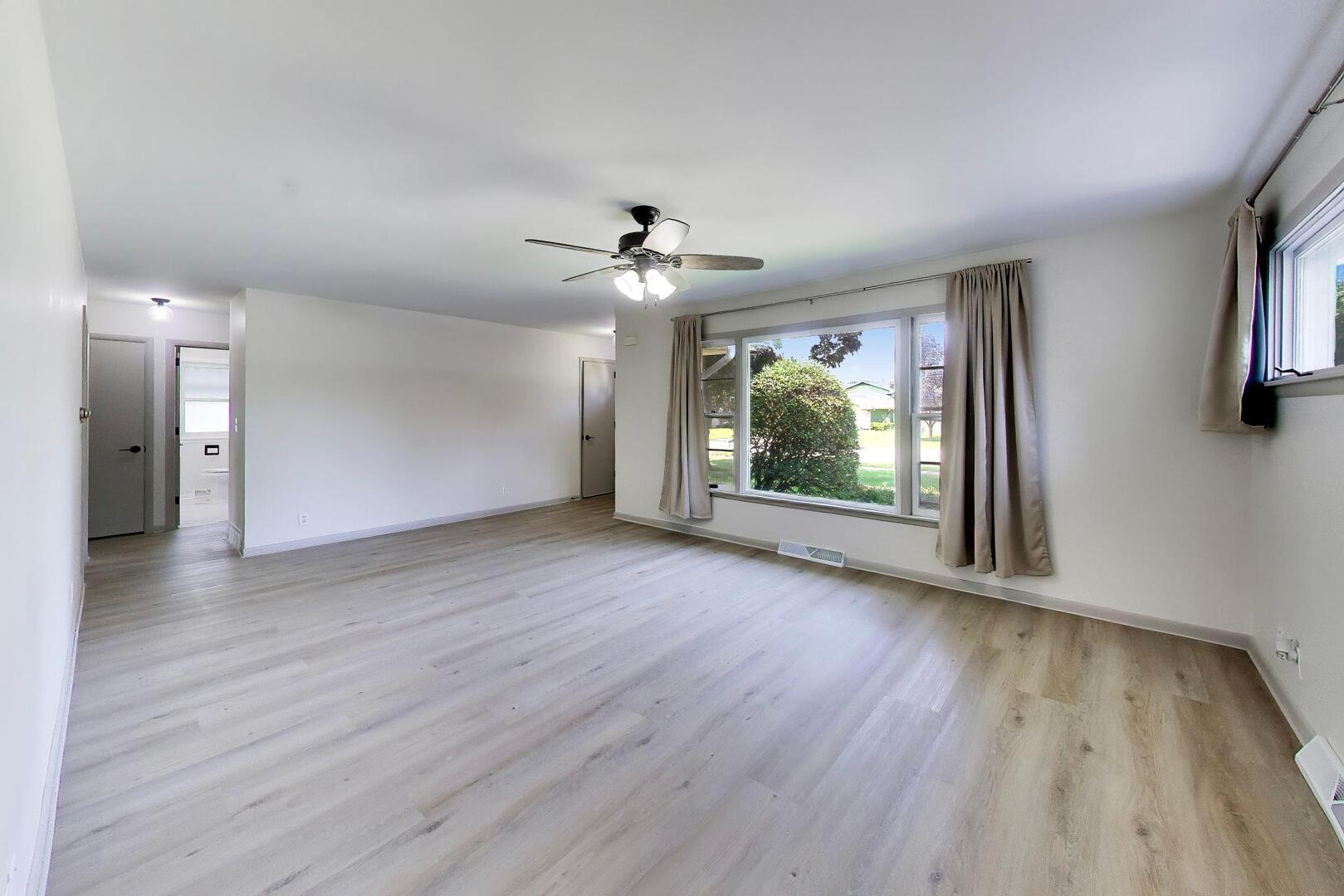 611 W Kimball Avenue Property Photo 4