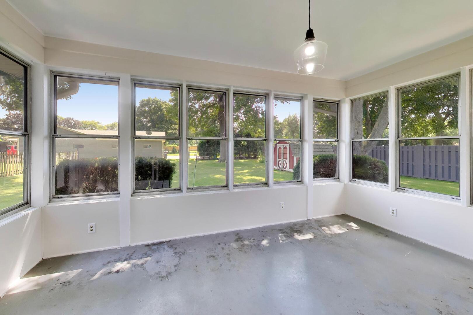 611 W Kimball Avenue Property Photo 8