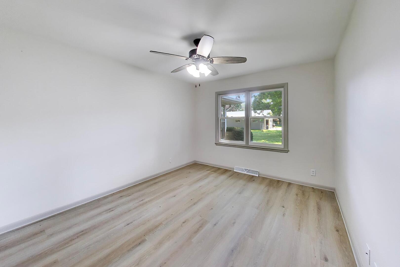611 W Kimball Avenue Property Photo 11