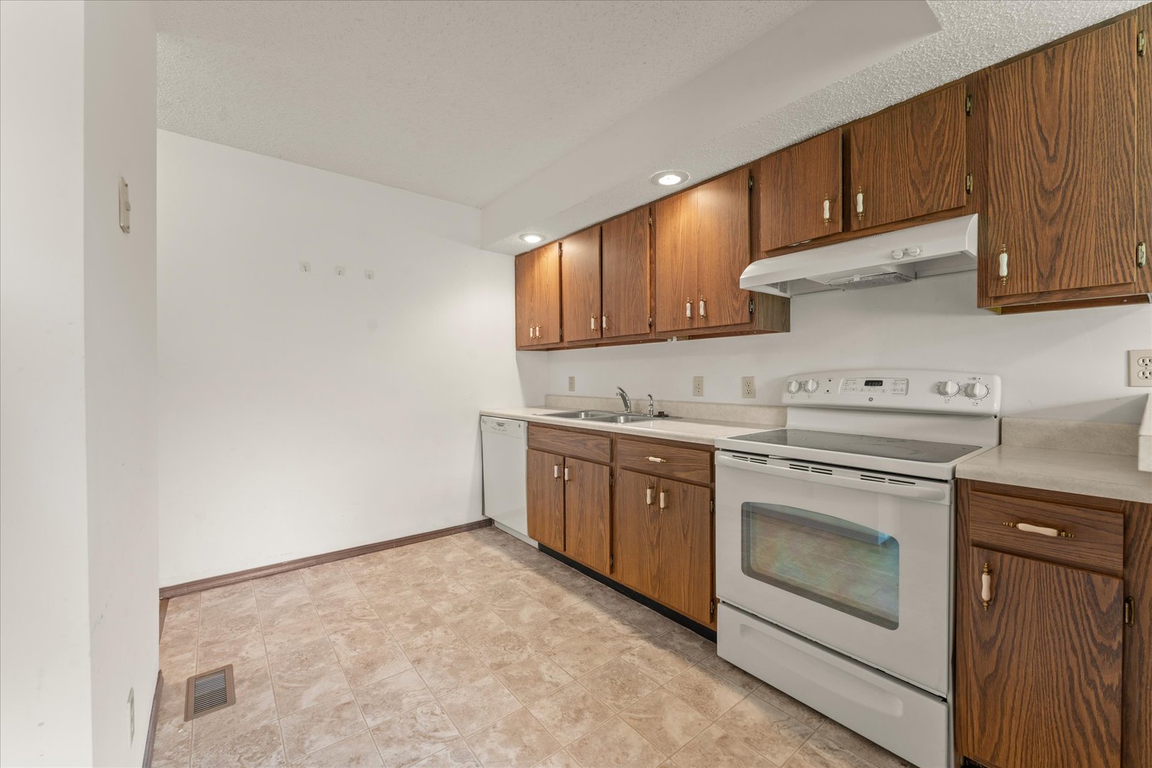 914 Kara Drive 914 Property Photo 13
