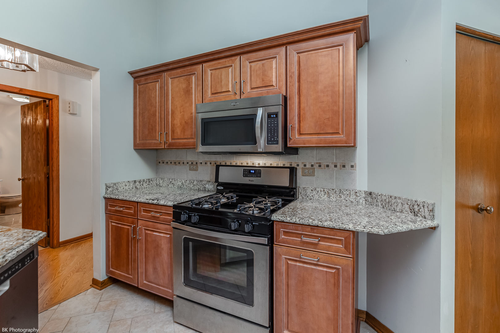 13318 Oak Hills Parkway 5 Property Photo 10