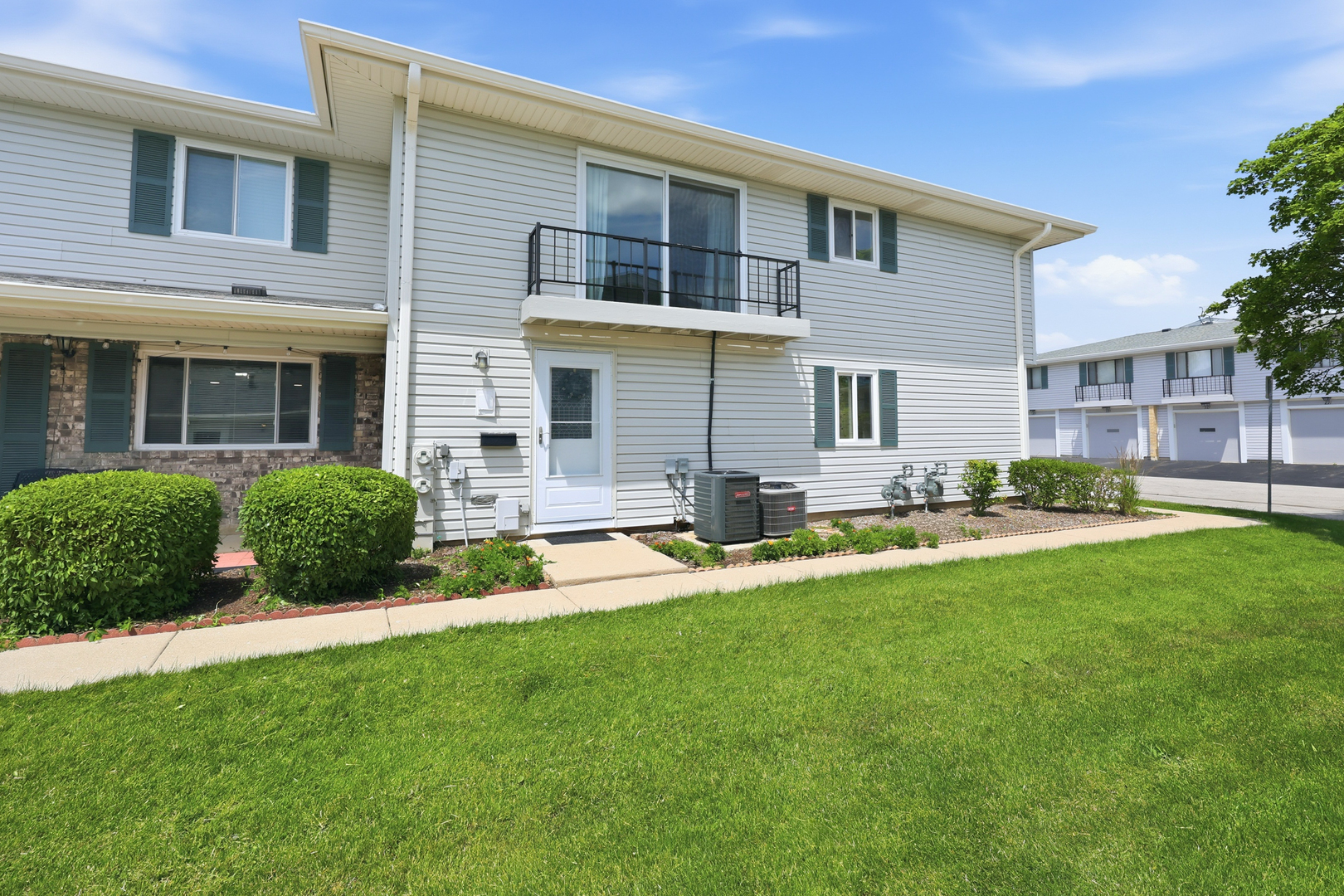 220 Sagamore Court 220