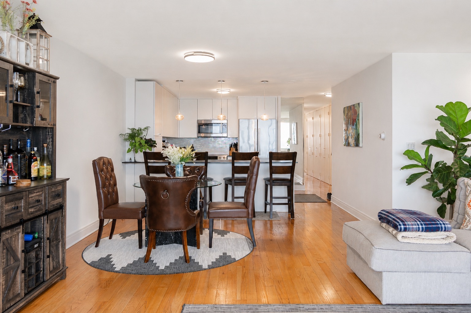 1440 N Lake Shore Drive 9e Property Photo 5