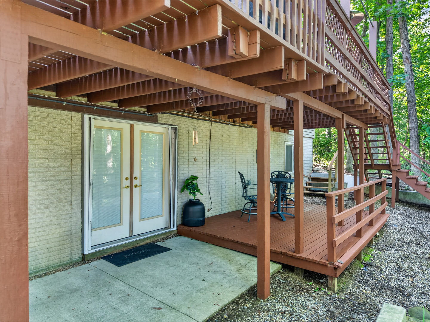 1669 Lakeside Court Property Photo 31