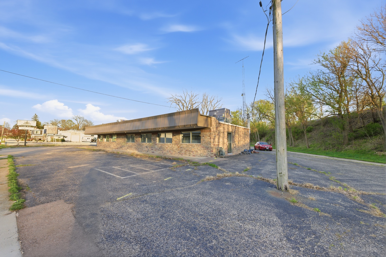 682 Park Avenue Property Photo 3