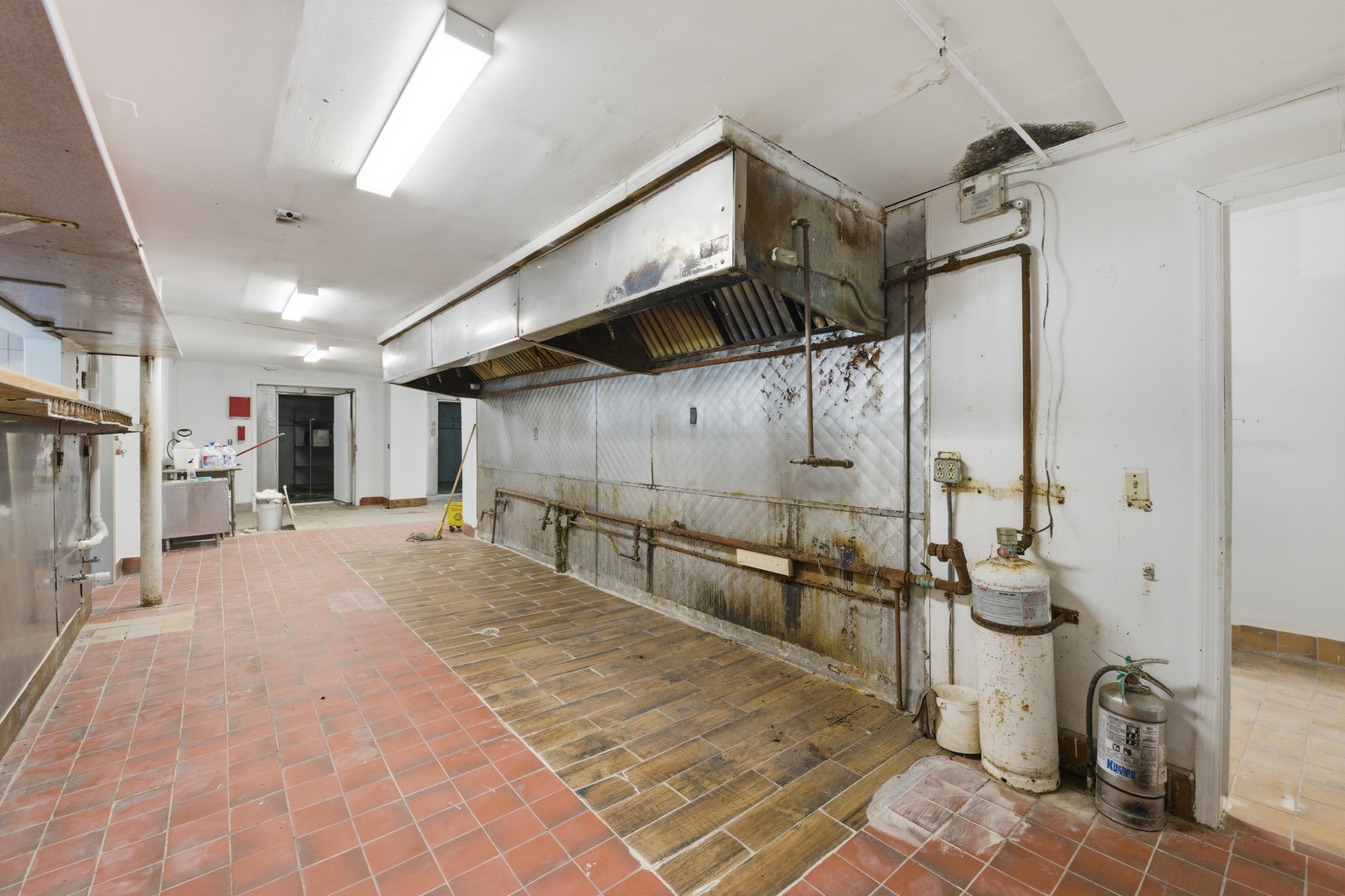 682 Park Avenue Property Photo 27