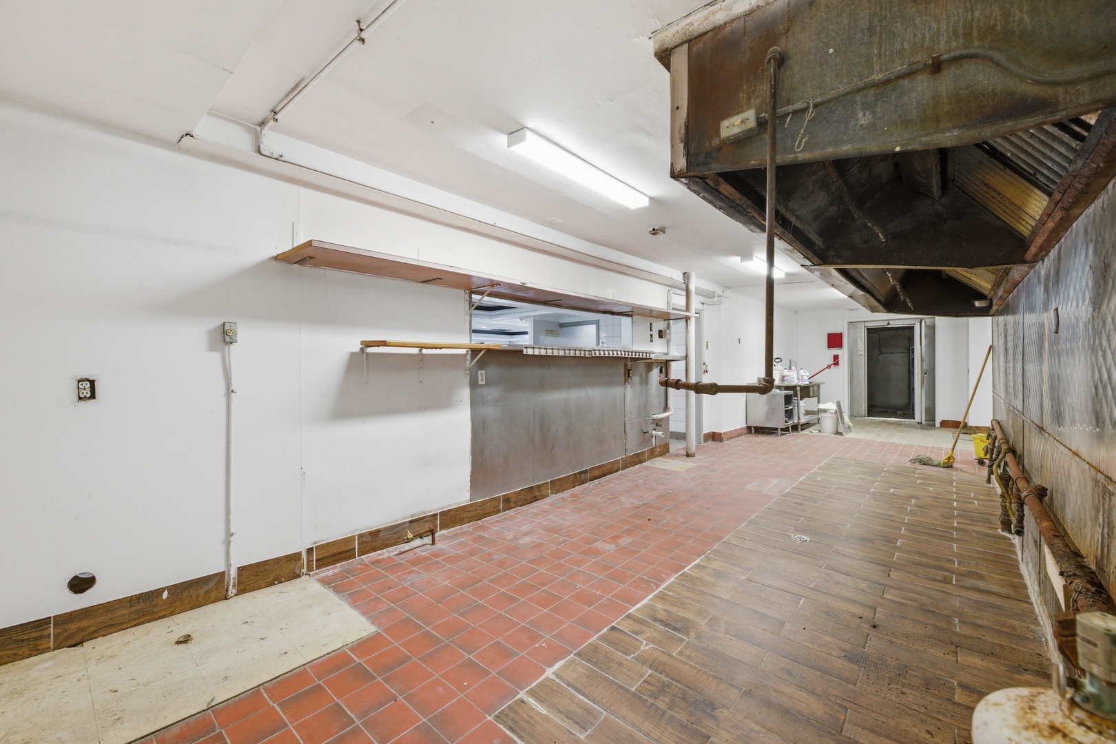 682 Park Avenue Property Photo 28