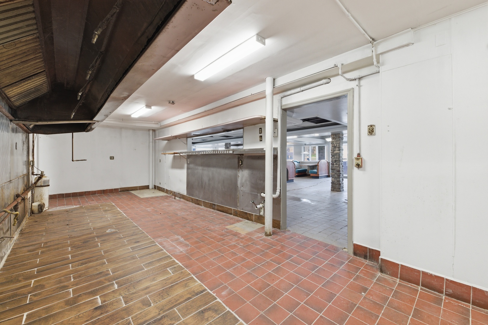 682 Park Avenue Property Photo 30