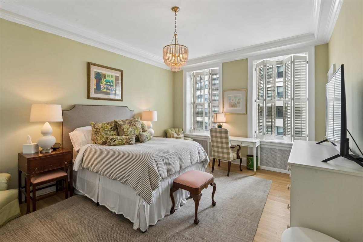 1200 N Lake Shore Drive 404 Property Photo 16