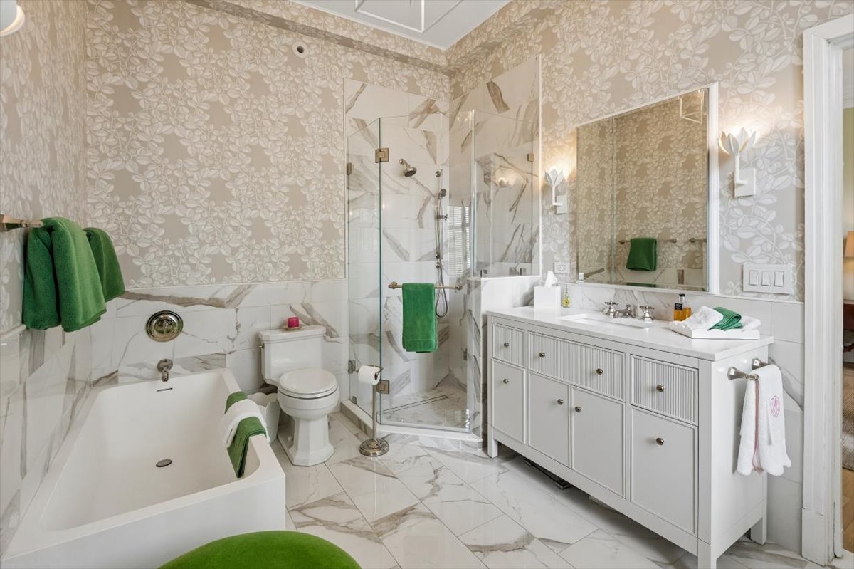 1200 N Lake Shore Drive 404 Property Photo 18