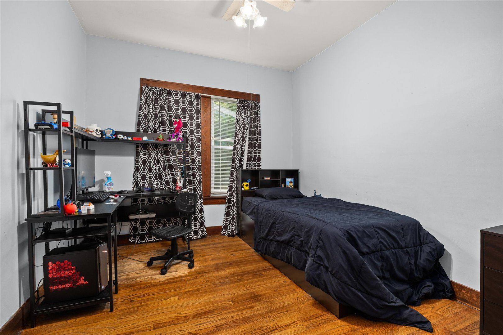1006 S Bloomington Street Property Photo 27