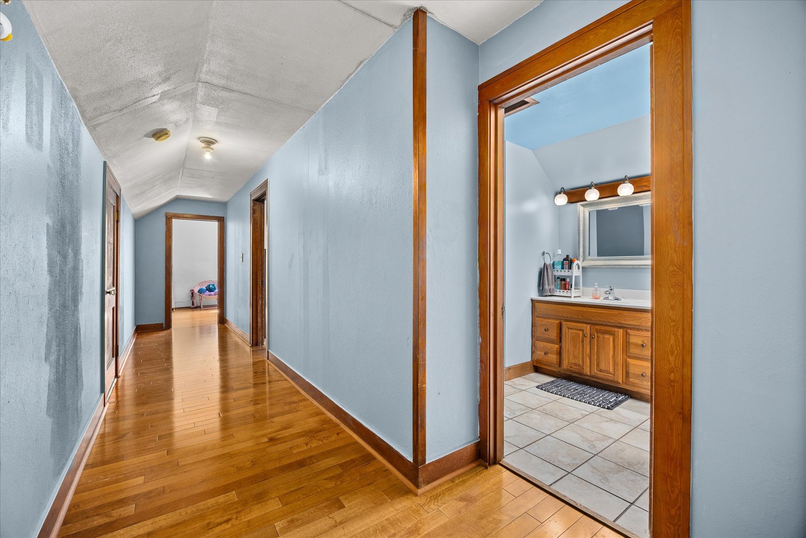 1006 S Bloomington Street Property Photo 28