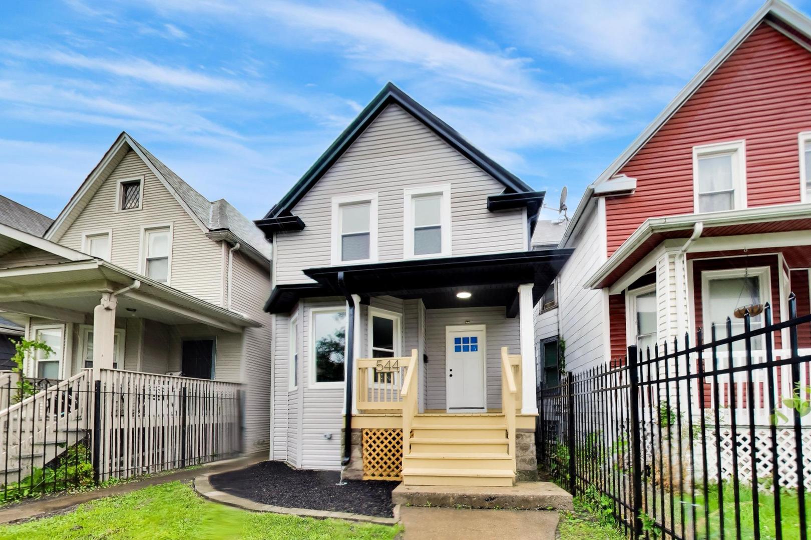 544 N Leamington Avenue Property Photo 1