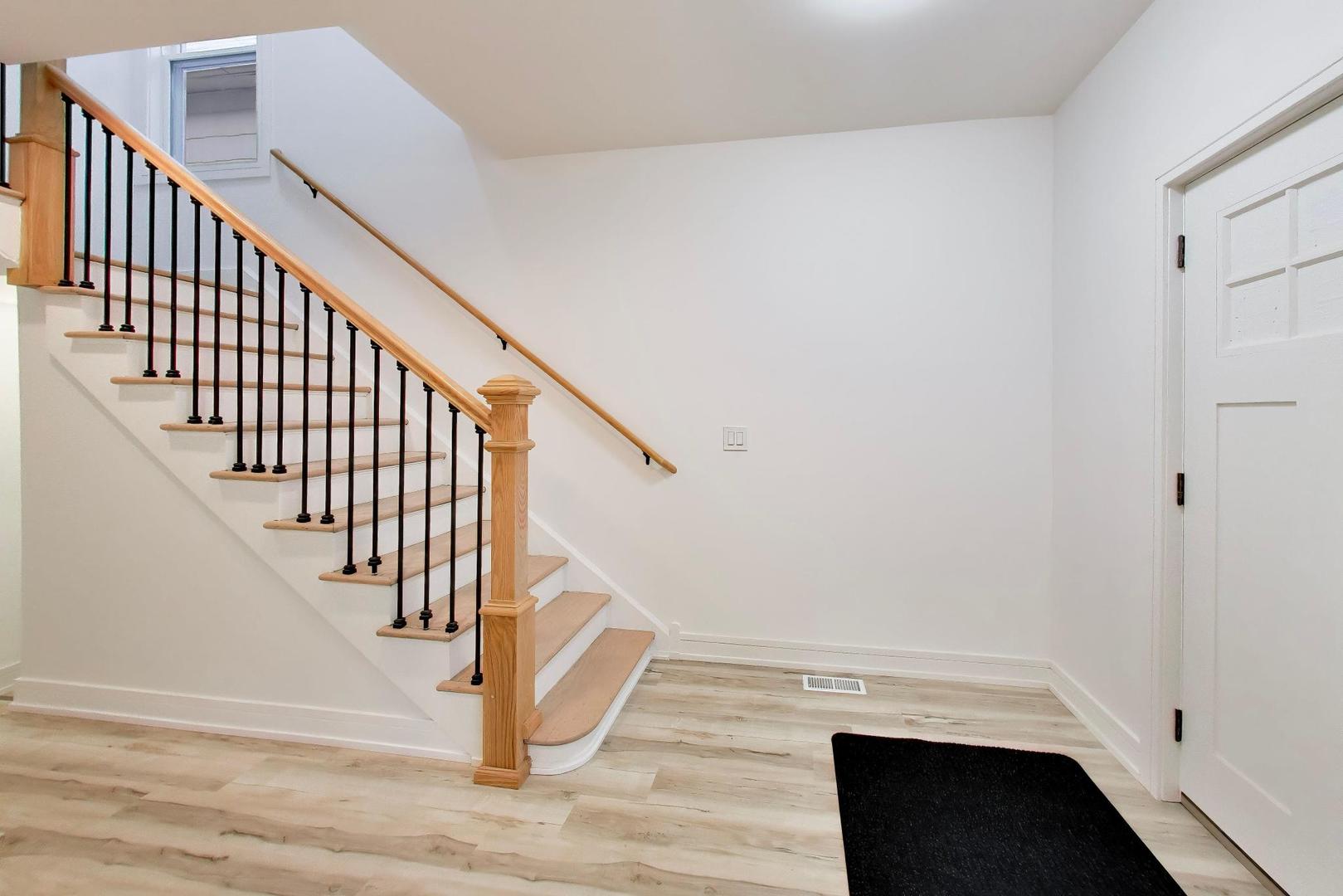 544 N Leamington Avenue Property Photo 4