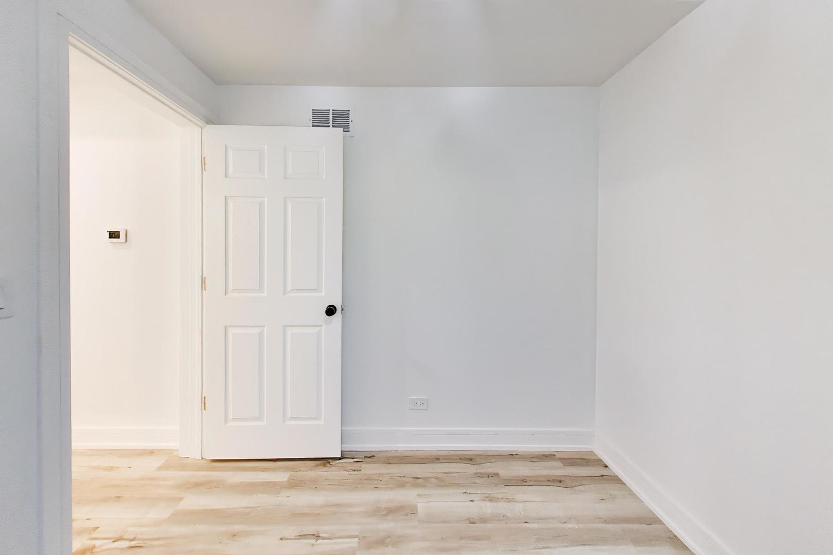 544 N Leamington Avenue Property Photo 12