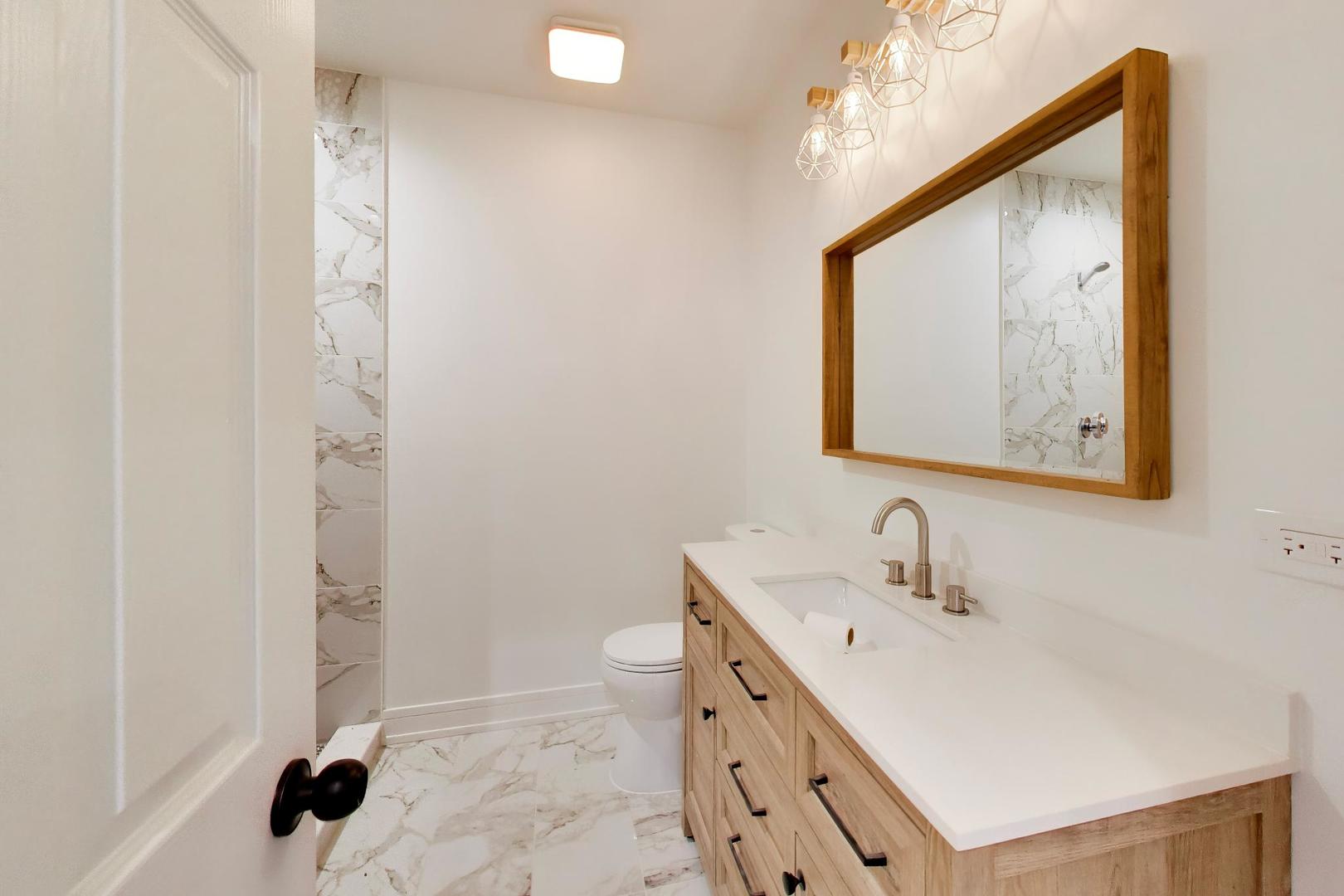 544 N Leamington Avenue Property Photo 13