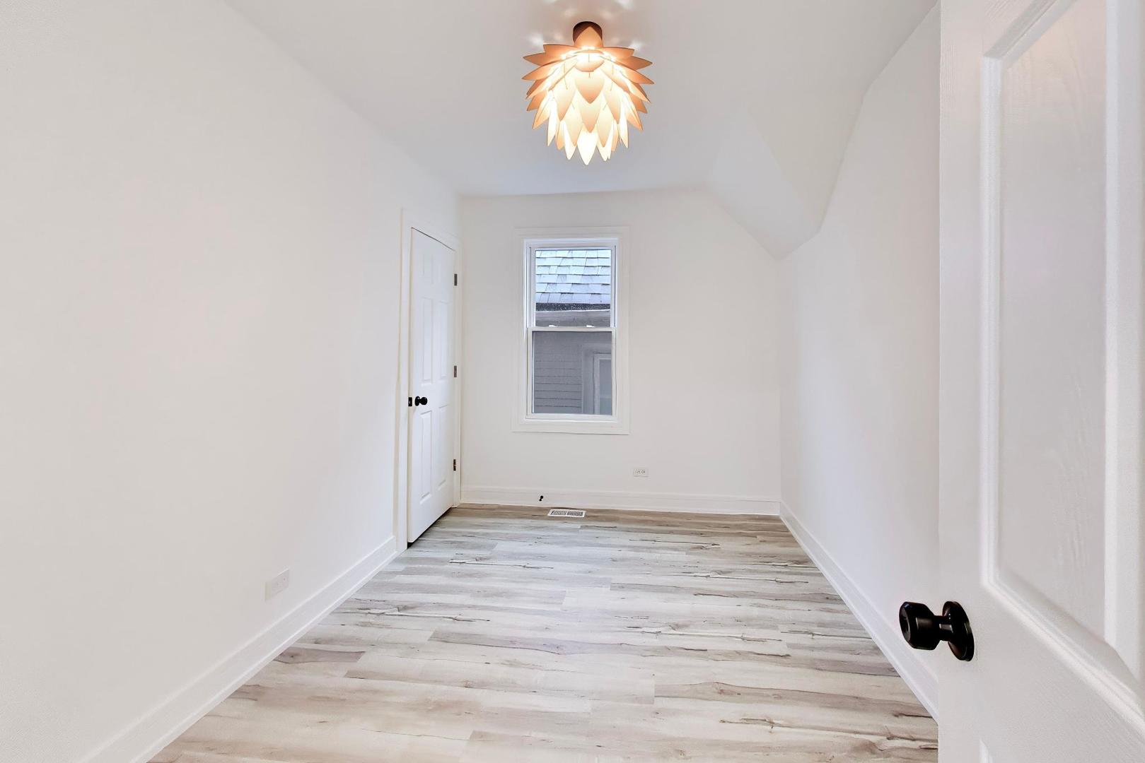 544 N Leamington Avenue Property Photo 20