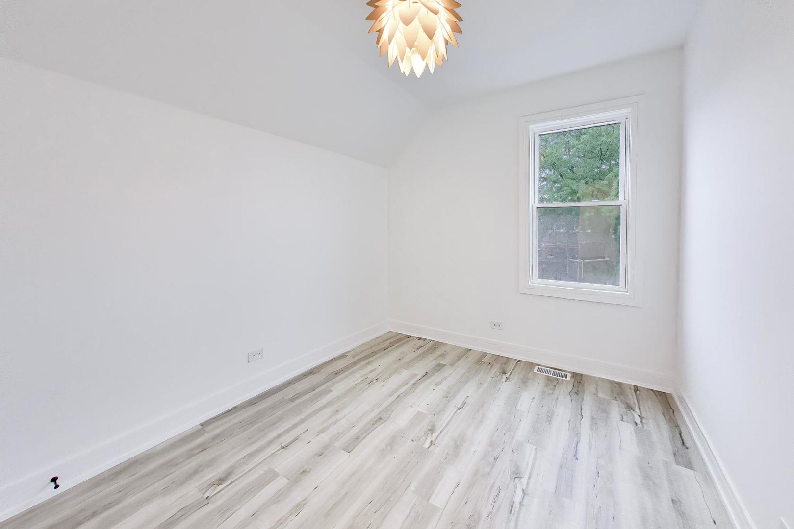 544 N Leamington Avenue Property Photo 22