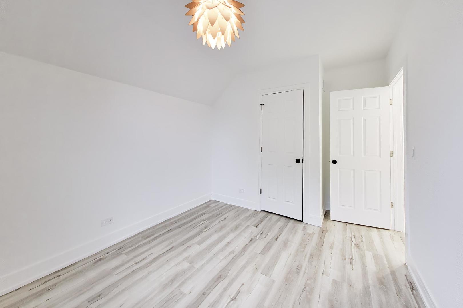 544 N Leamington Avenue Property Photo 25