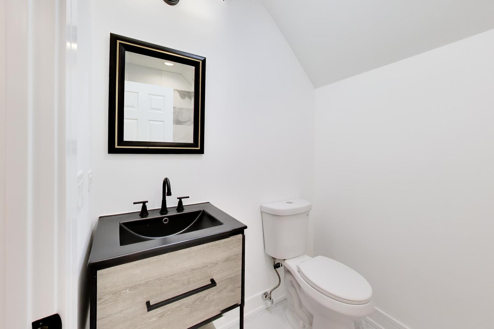 544 N Leamington Avenue Property Photo 26