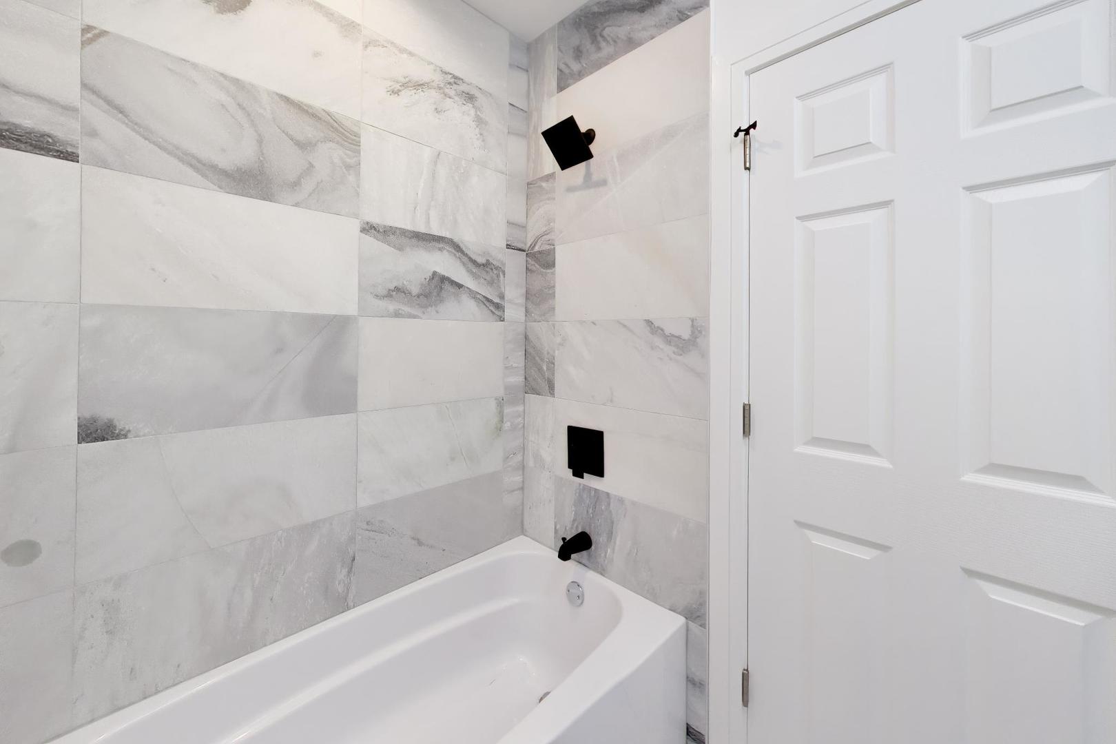 544 N Leamington Avenue Property Photo 27