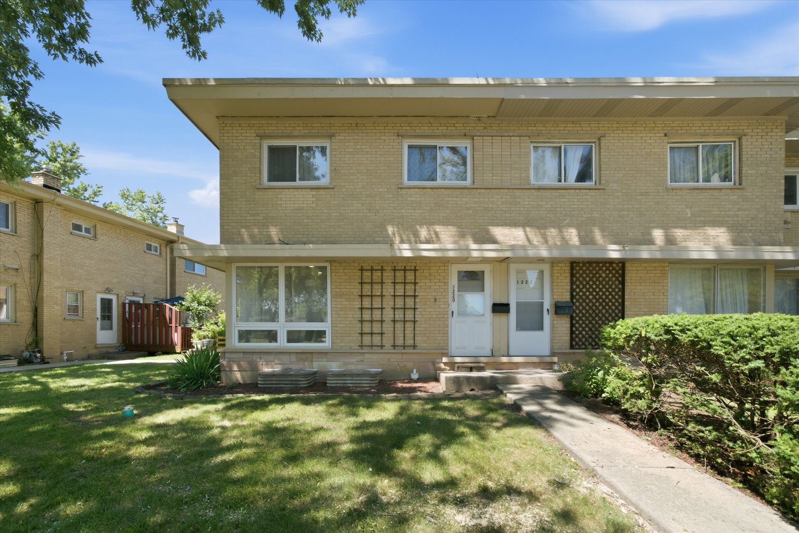1220 N Wheeling Road Property Photo 1