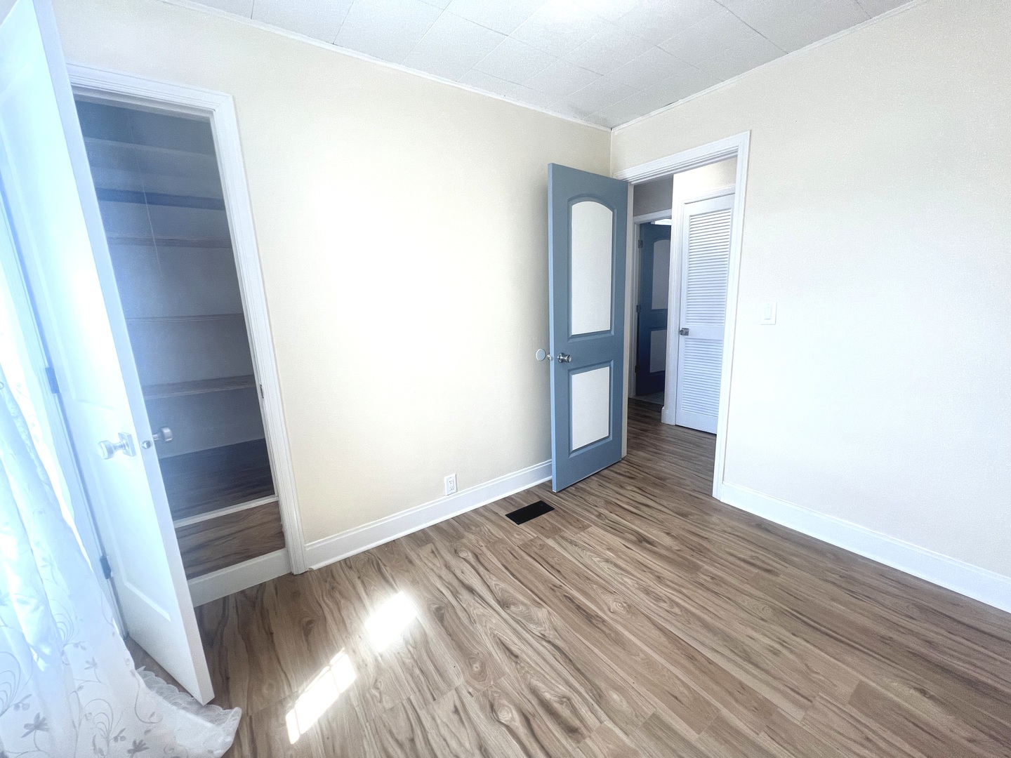 7541 S Hamilton Avenue Property Photo 18