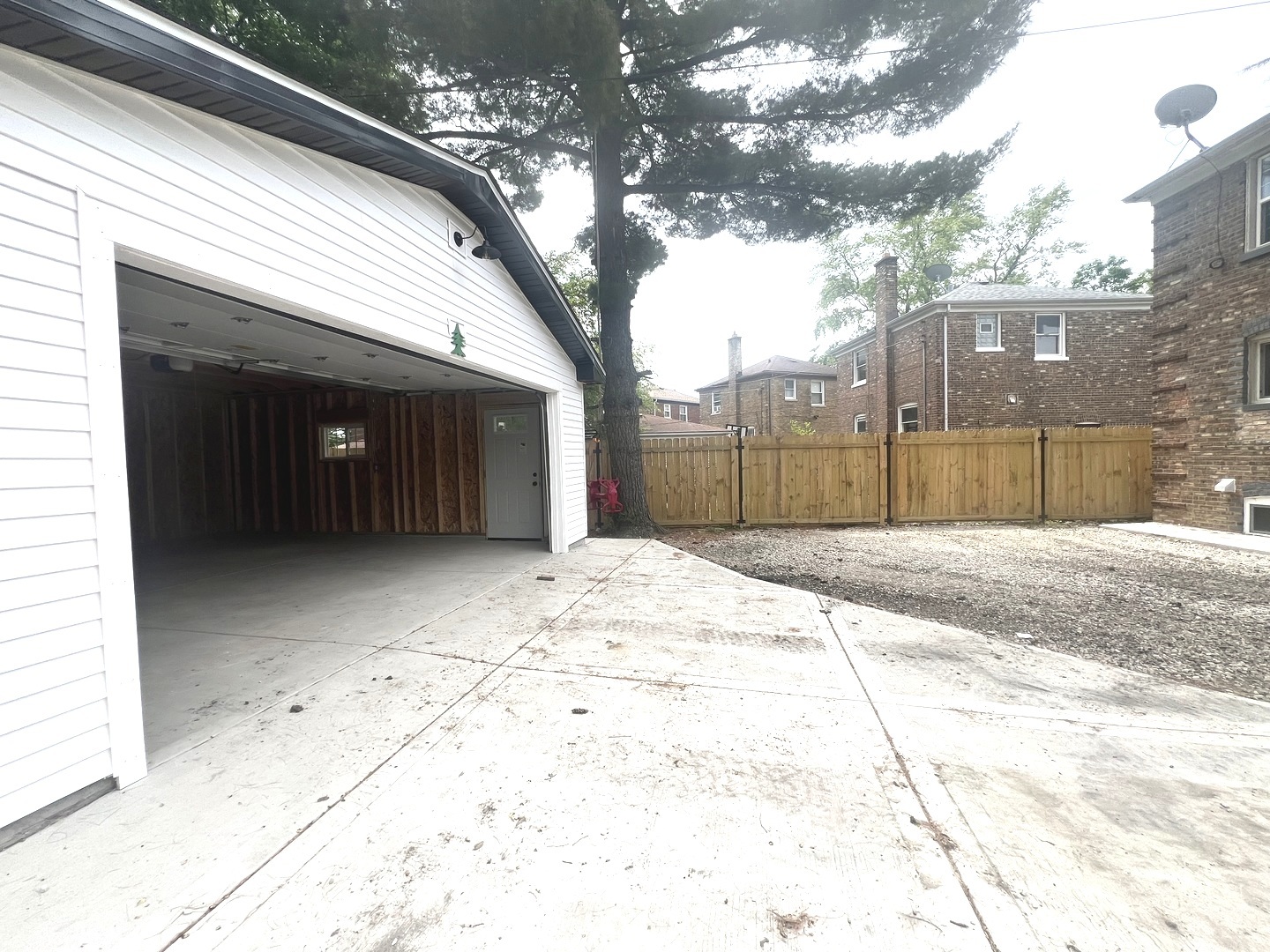 7541 S Hamilton Avenue Property Photo 39