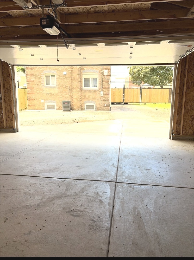 7541 S Hamilton Avenue Property Photo 44