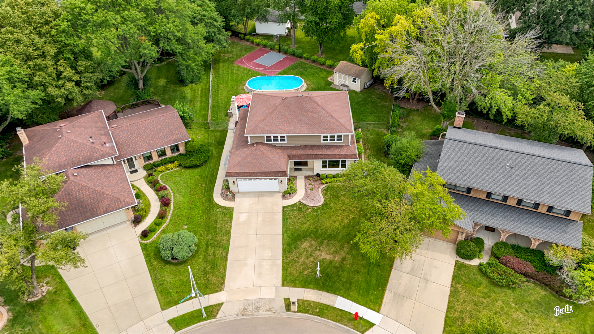 811 Spring Cove Drive Property Photo 2