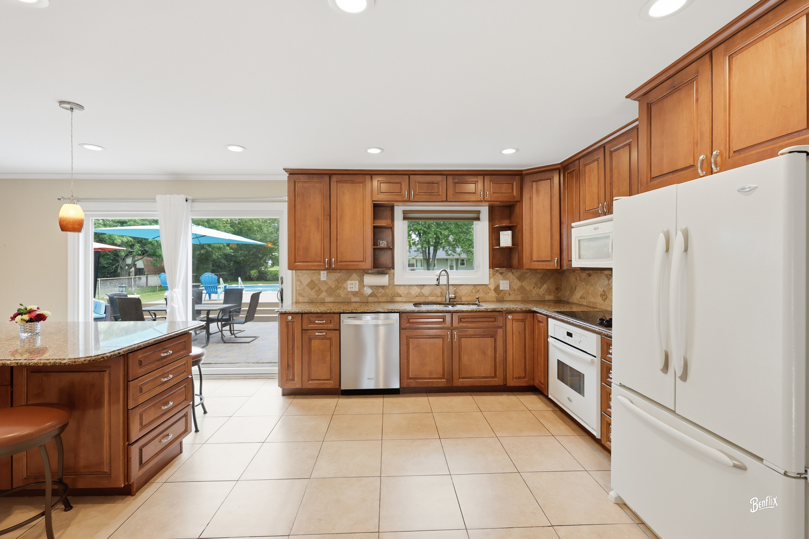 811 Spring Cove Drive Property Photo 4