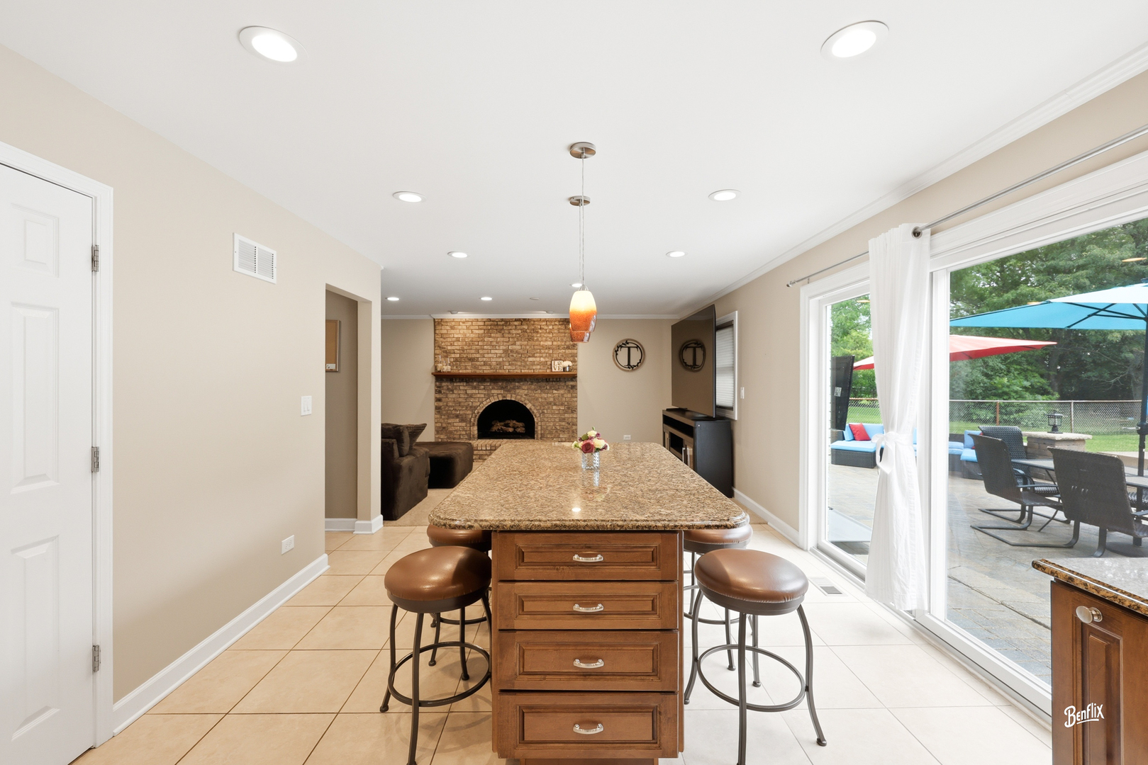 811 Spring Cove Drive Property Photo 7