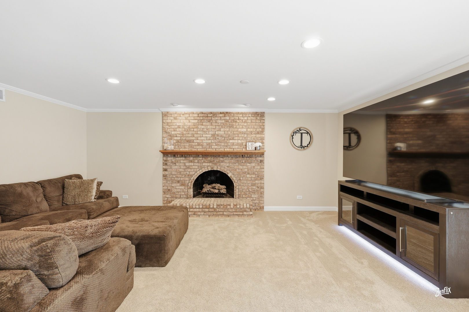 811 Spring Cove Drive Property Photo 8
