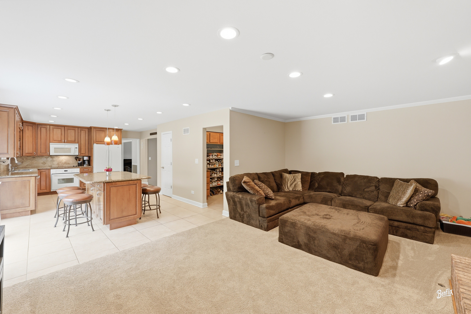811 Spring Cove Drive Property Photo 10