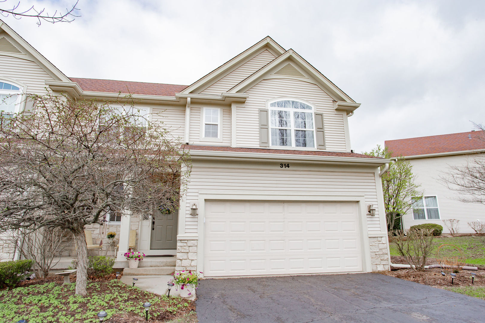 314 Berkshire Drive Property Photo 1