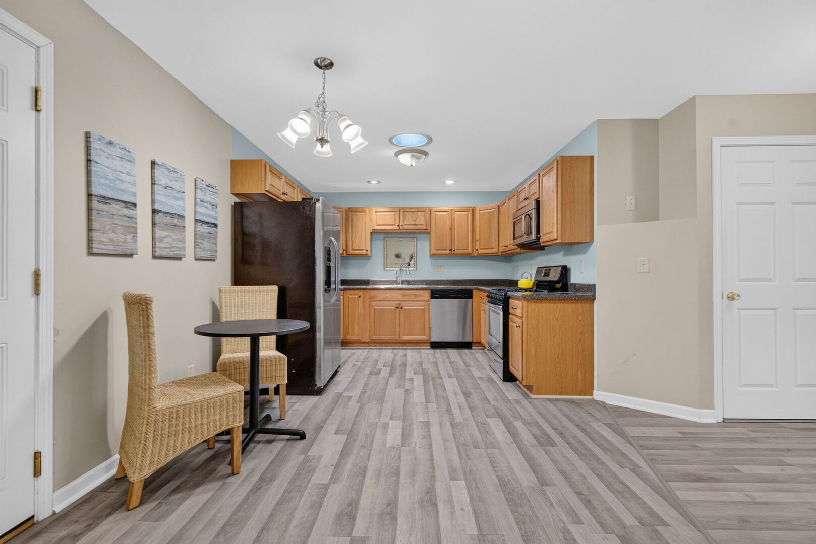 175 Harbor Landing Property Photo 2