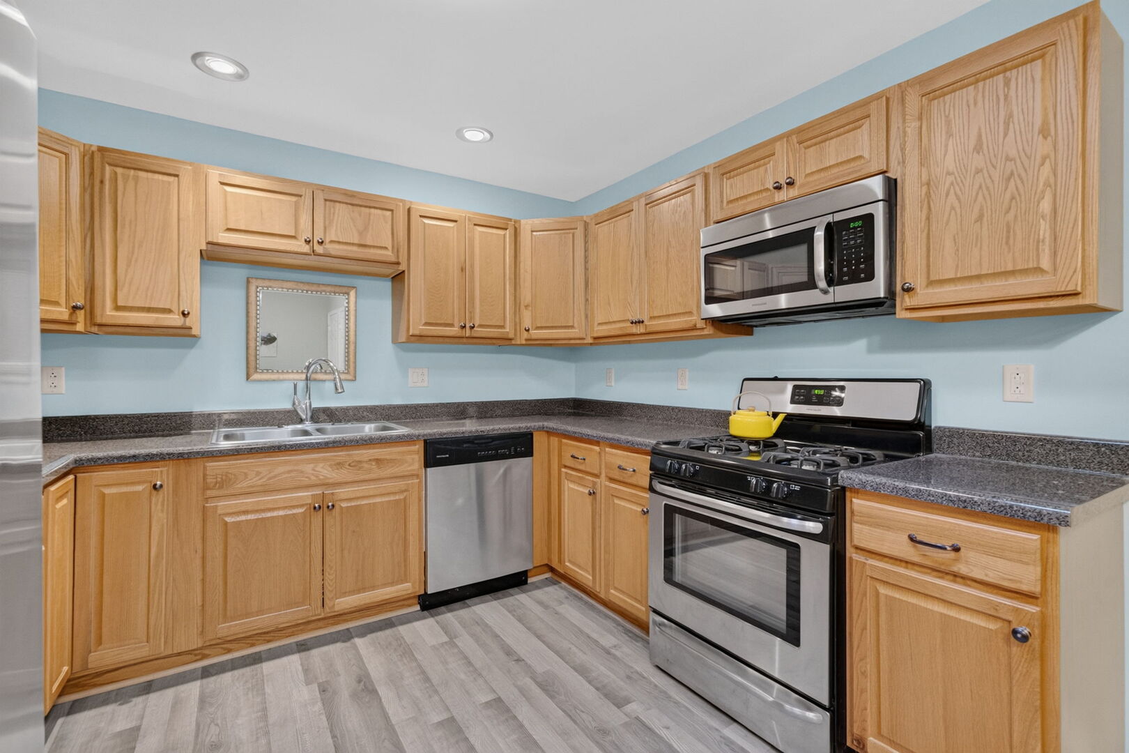 175 Harbor Landing Property Photo 6