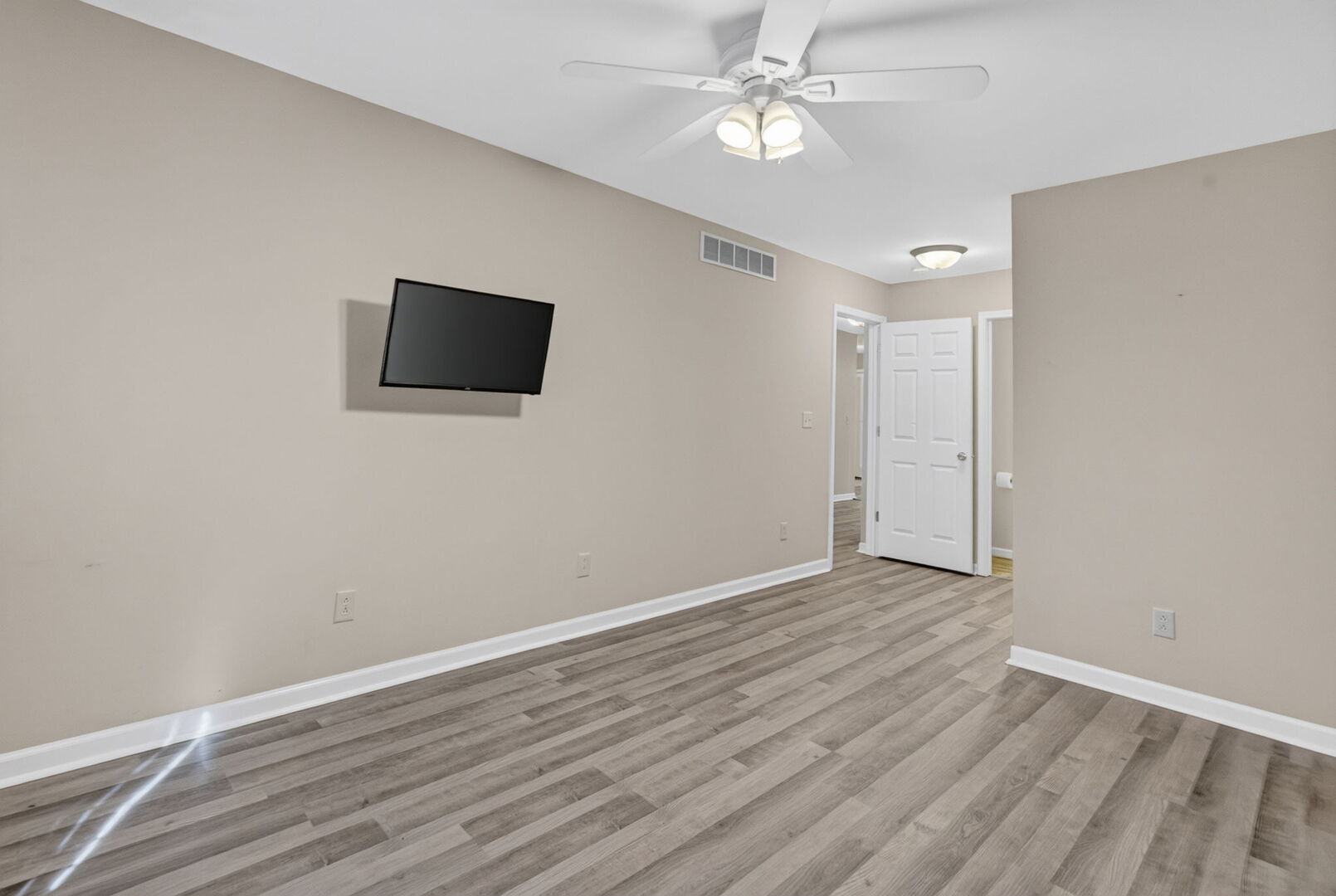 175 Harbor Landing Property Photo 22