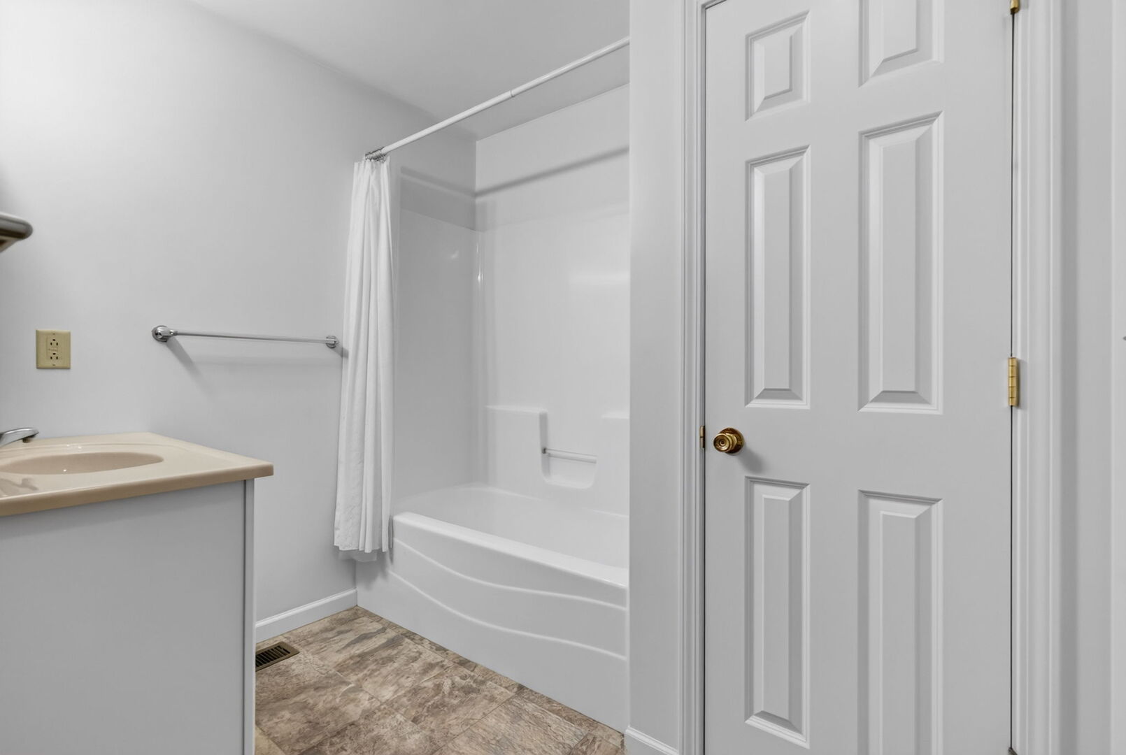 175 Harbor Landing Property Photo 24