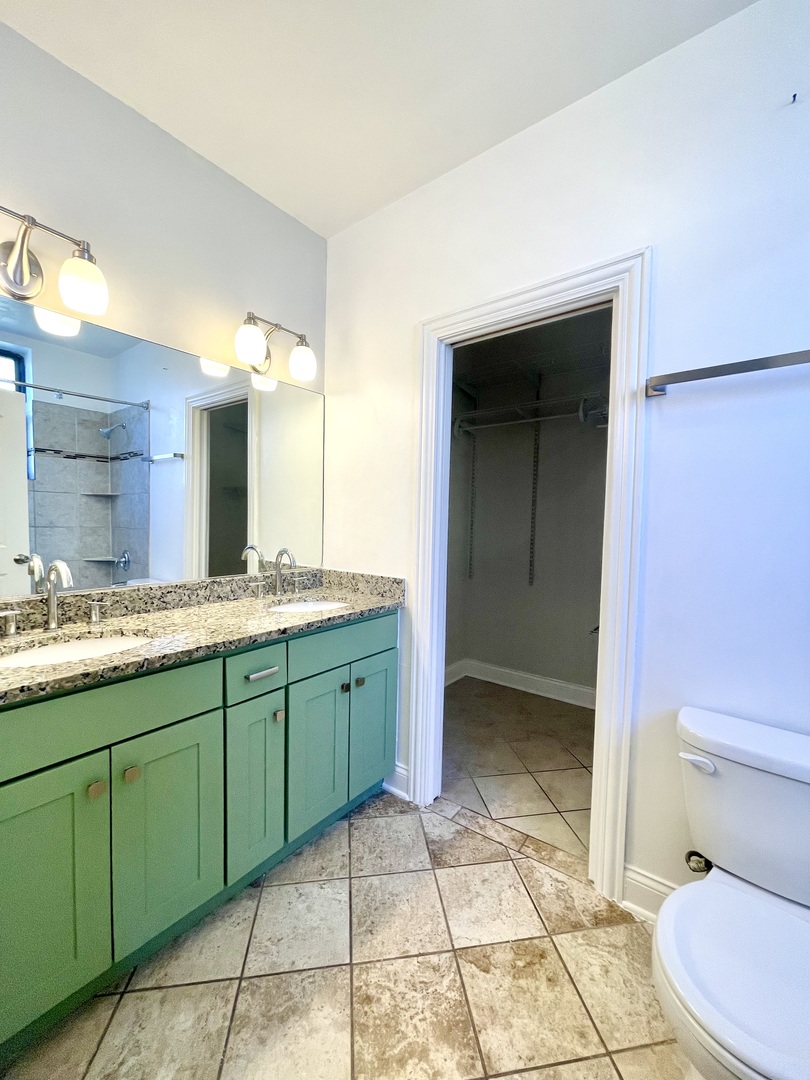 469 E Bowen Avenue 1 Property Photo 10