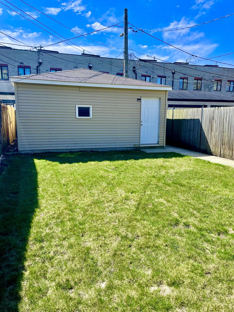 469 E Bowen Avenue 1 Property Photo 18