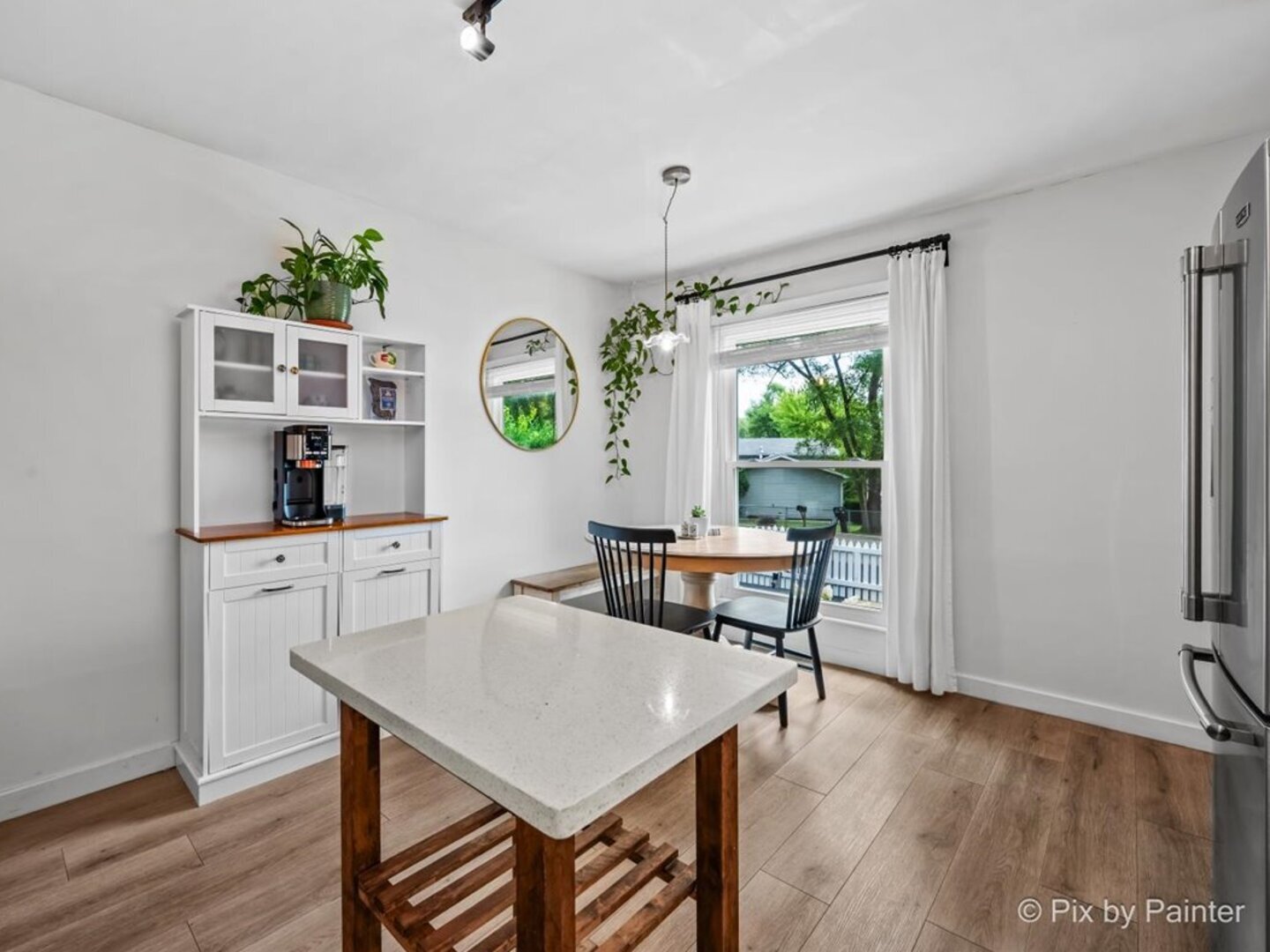 1112 Brentwood Drive Property Photo 3
