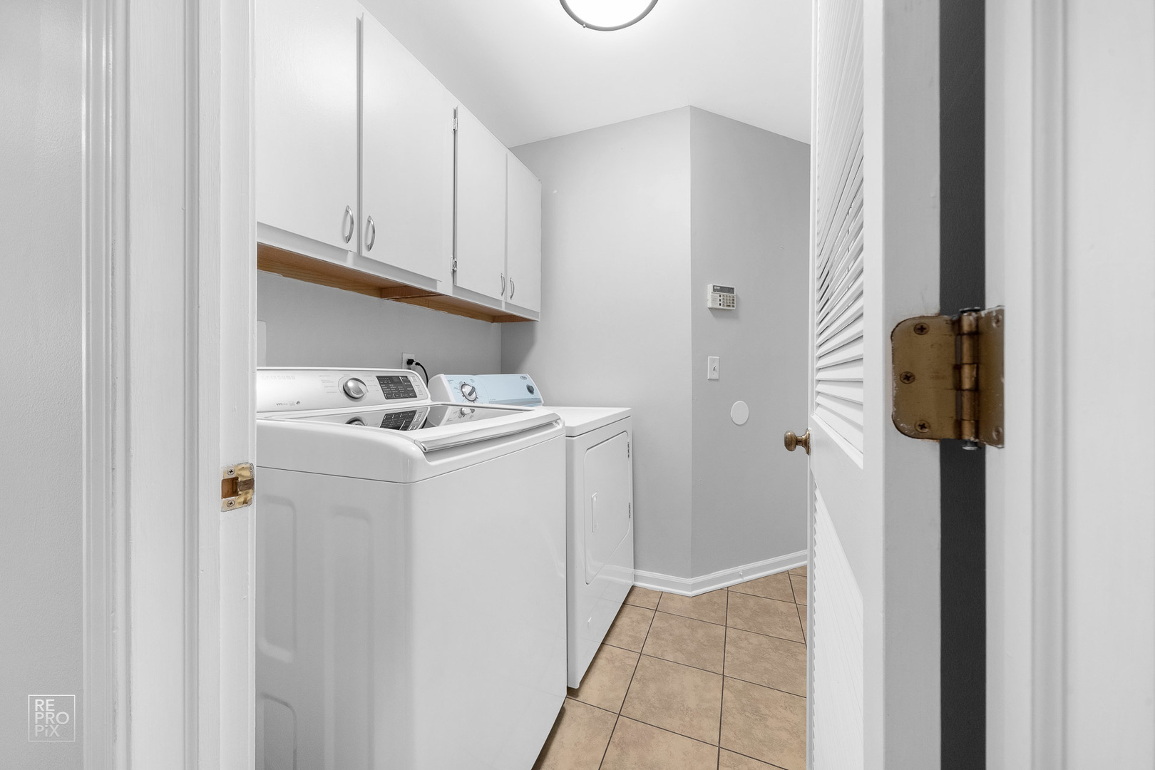 98 Willow Parkway 98 Property Photo 10