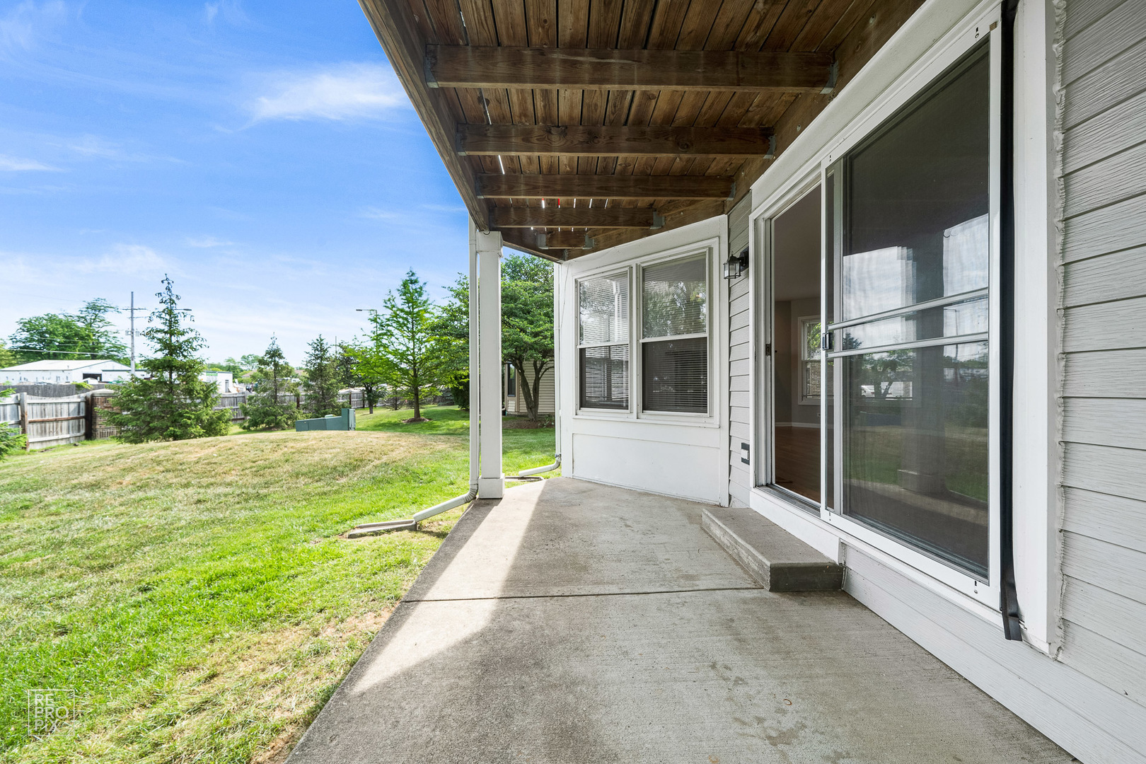 98 Willow Parkway 98 Property Photo 16