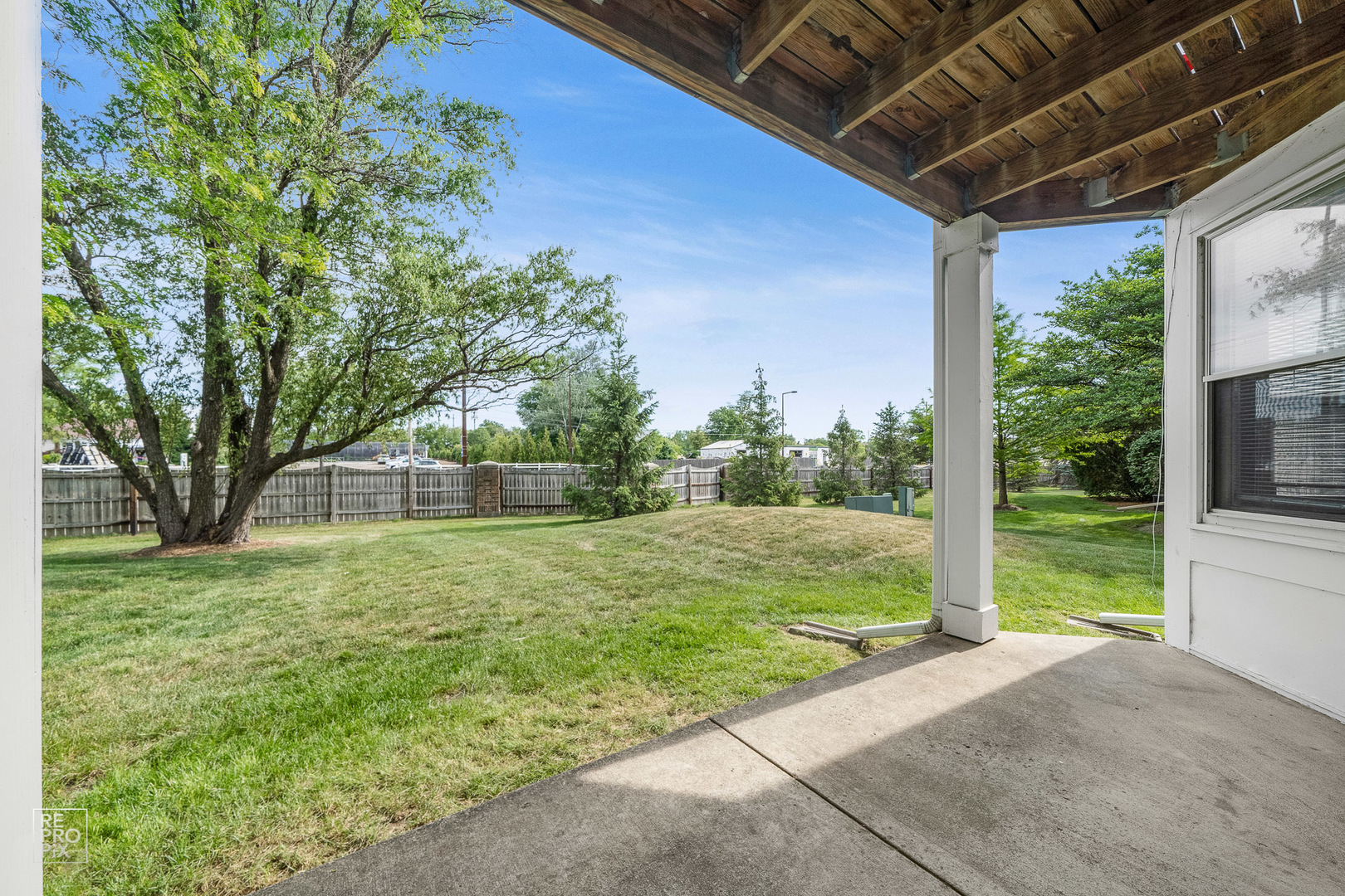 98 Willow Parkway 98 Property Photo 17
