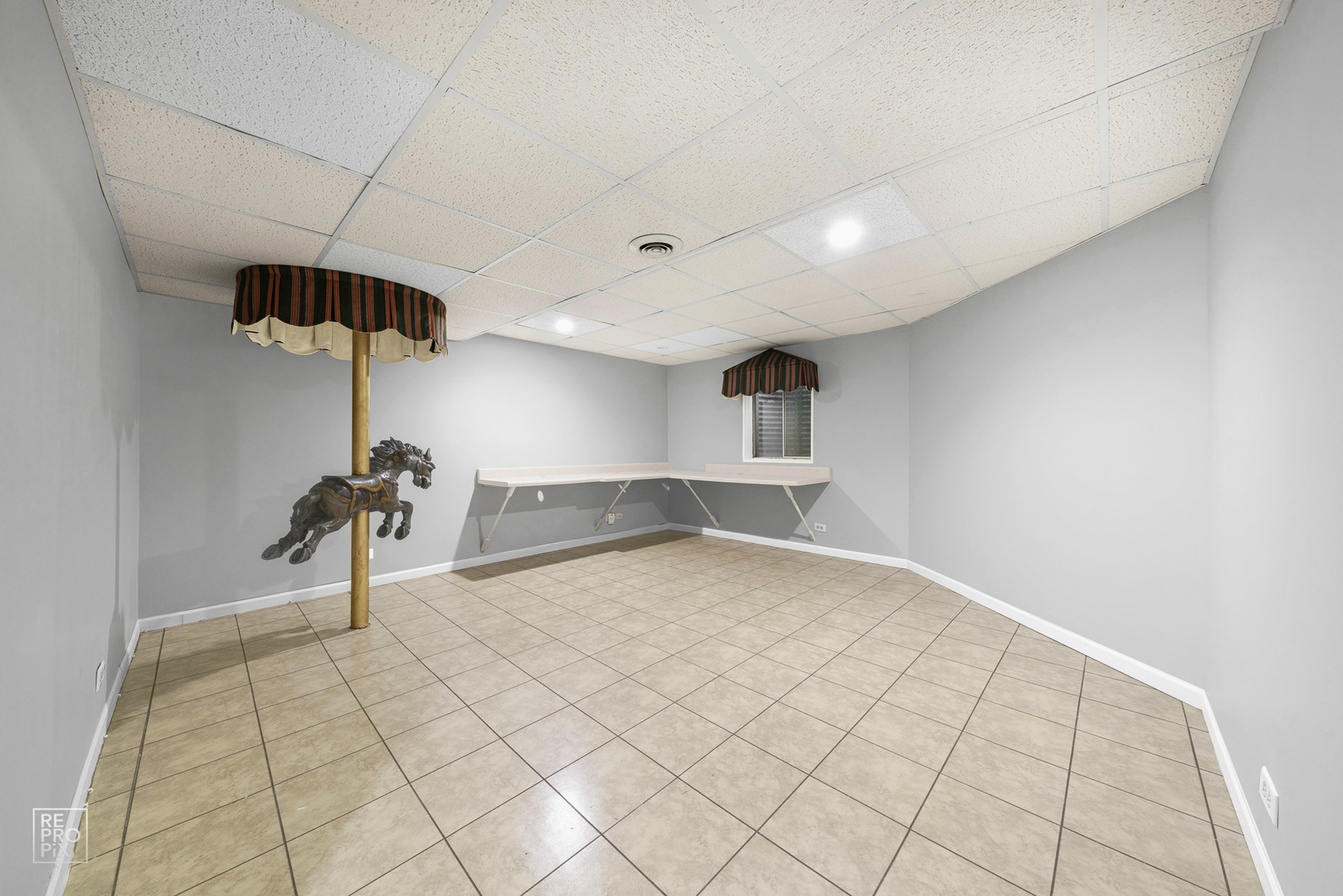 98 Willow Parkway 98 Property Photo 19